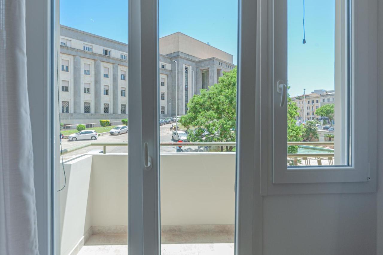 [Eleonore Elegant Room Suite Cagliari Esterno foto